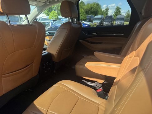 Used 2018 Buick Enclave Essence w/ LPO, Hit The Road Package image 10