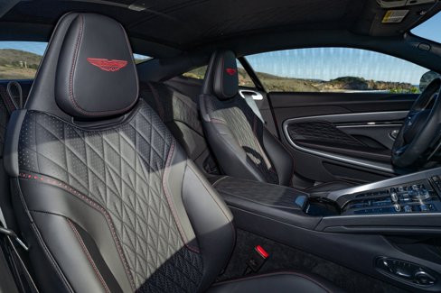 Used 2024 Aston Martin DB12 Coupe image 17