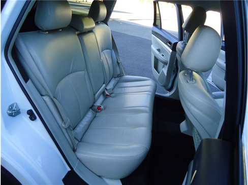 Used 2010 Subaru Outback 2.5i Premium image 14