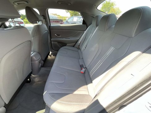 Used 2024 Hyundai Elantra SEL image 23