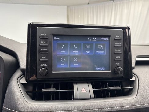 Used 2019 Toyota RAV4 LE image 18