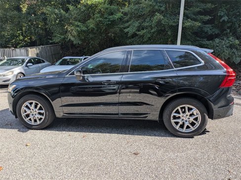 Used 2019 Volvo XC60 T5 Momentum w/ Premium Package image 4