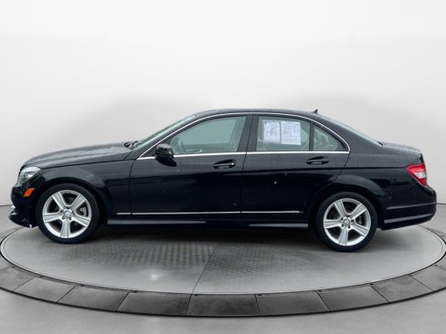 Used 2011 Mercedes-Benz C 300 4MATIC Sedan image 4