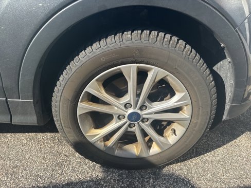 Used 2019 Ford Escape SE image 9