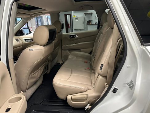 Used 2018 Nissan Pathfinder Platinum image 22