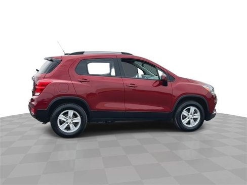 Certified 2022 Chevrolet Trax LT w/ LT Convenience Package image 10