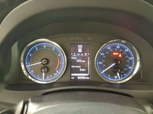 Used 2018 Toyota Corolla SE image 24
