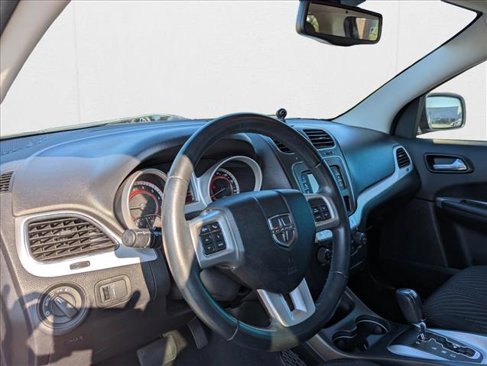 Used 2016 Dodge Journey SE w/ Flexible Seating Group image 12