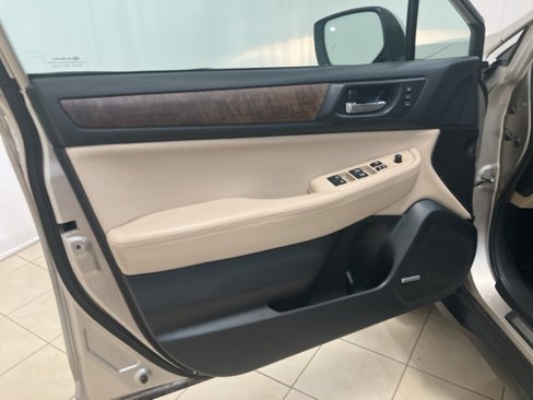 Used 2016 Subaru Outback 2.5i Limited image 9