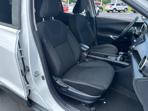 Used 2022 Nissan Kicks SV image 33