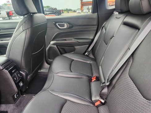 New 2025 Jeep Compass Latitude w/ Altitude Special Edition image 9