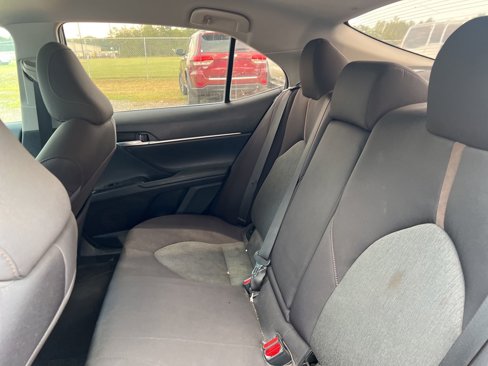 Used 2018 Toyota Camry L image 12