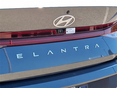 Certified 2025 Hyundai Elantra SEL image 30