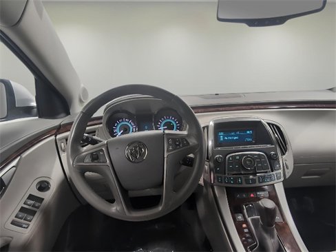 Used 2011 Buick LaCrosse CXL image 2