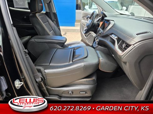 Used 2023 GMC Terrain AT4 image 26