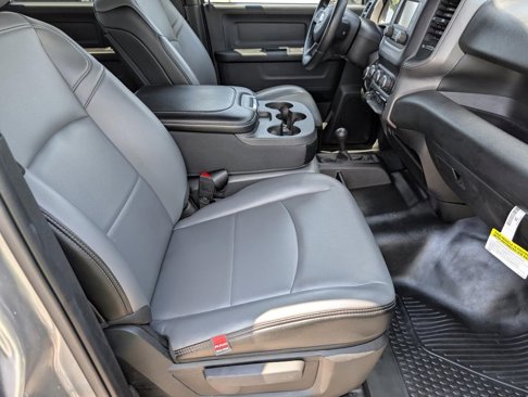 Used 2024 RAM 2500 Tradesman w/ Chrome Appearance Group image 32