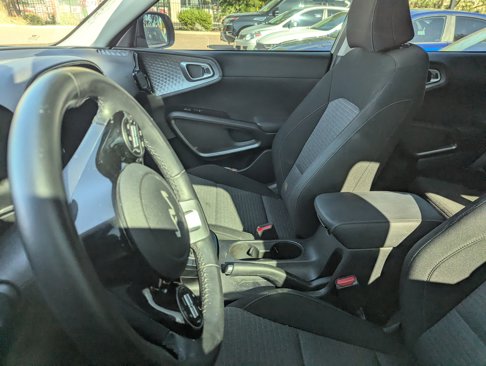 Used 2023 Kia Soul EX image 9