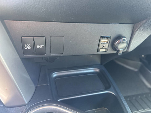 Used 2016 Toyota RAV4 LE image 23