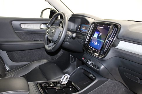 Used 2024 Volvo XC40 B5 Plus w/ Climate Package image 33