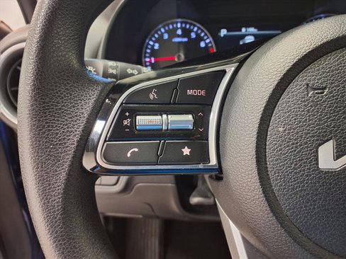 Used 2024 Kia Forte LXS image 18