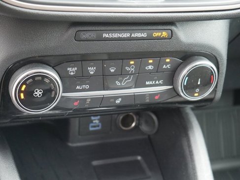 Used 2022 Ford Escape SE w/ SE Sport Appearance Package image 21