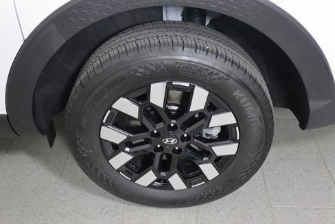 Used 2025 Hyundai Santa Cruz SE image 11
