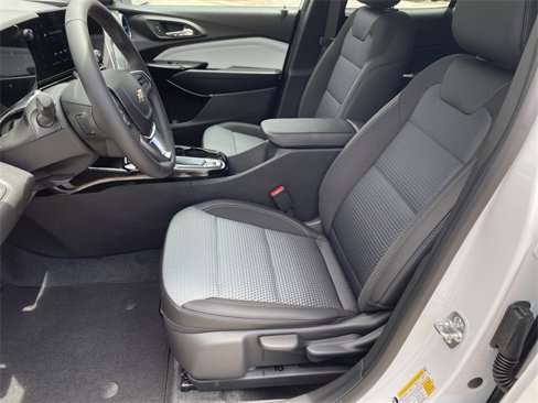 New 2025 Chevrolet Trax LT w/ Driver Confidence Package image 10