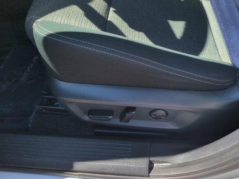 Used 2022 Nissan Rogue SV image 32