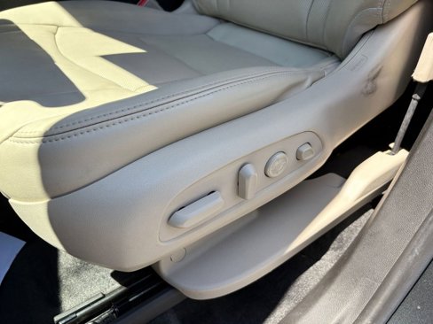 Used 2020 Buick Enclave Premium w/ Sun and Sites Package image 14