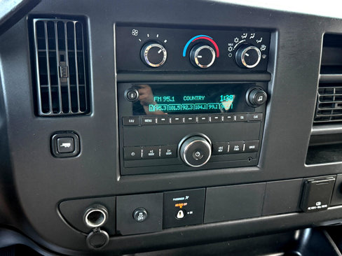 Used 2016 Chevrolet Express 2500 Extended image 19