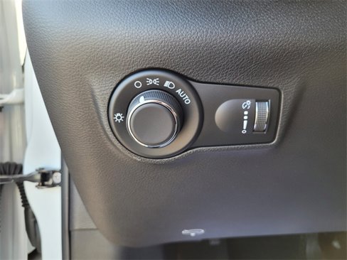New 2025 Jeep Compass Sport image 32
