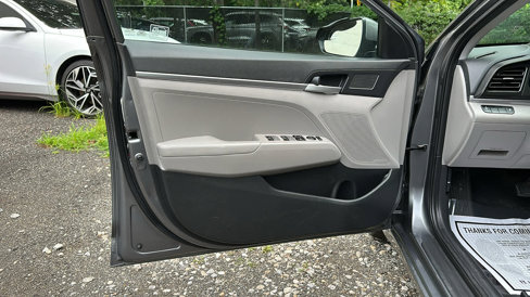 Used 2019 Hyundai Elantra SE image 11