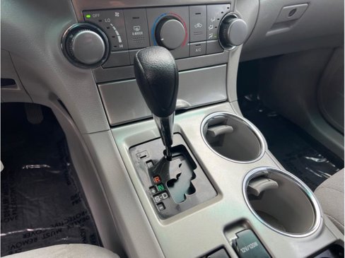 Used 2012 Toyota Highlander 4WD image 12