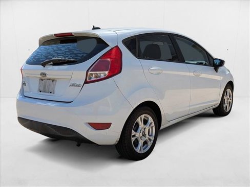Used 2015 Ford Fiesta SE image 5