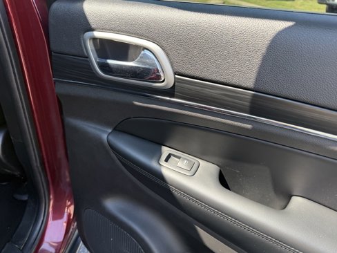 Used 2020 Jeep Grand Cherokee Limited image 37
