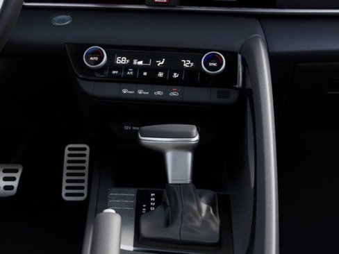 New 2025 Hyundai Elantra Sport image 16