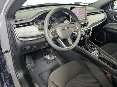 Used 2023 Jeep Compass Sport image 12