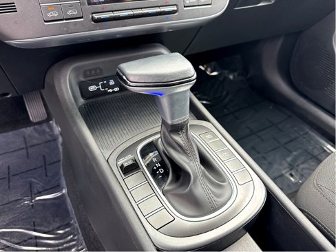 Used 2025 Hyundai Kona SEL image 22