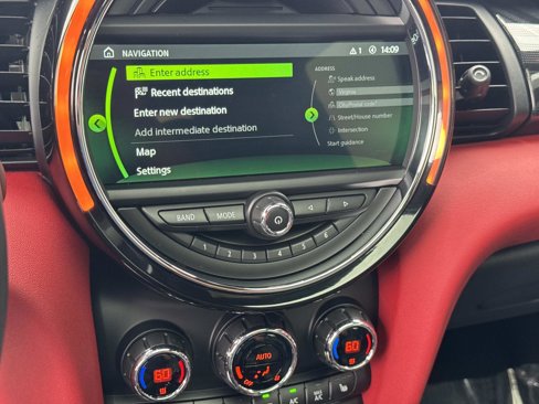 Used 2019 MINI Cooper S image 23