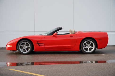 Used 2000 Chevrolet Corvette Convertible w/ Performance Handling Pkg image 6
