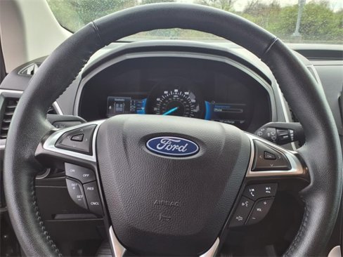 Used 2024 Ford Edge SEL image 16