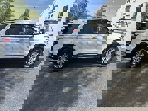 Used 2020 Ford Explorer Limited image 4