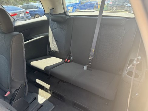 Used 2014 GMC Acadia SLE image 18