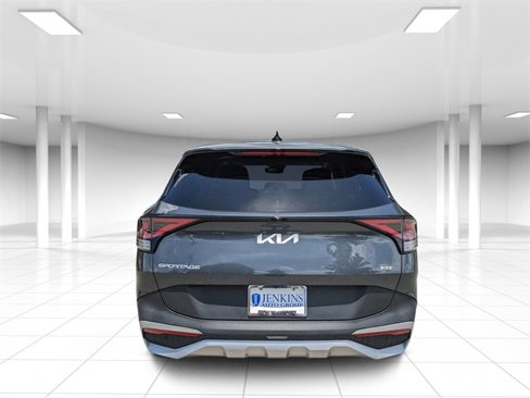 Used 2023 Kia Sportage LX image 4
