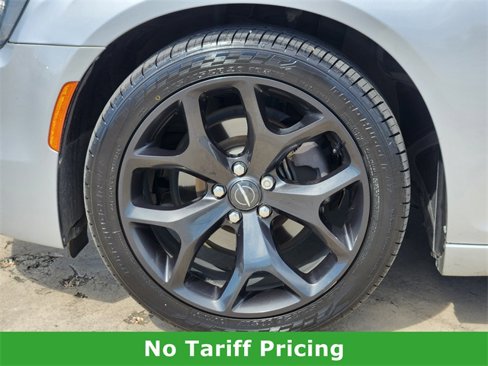 Used 2020 Chrysler 300 Touring w/ Sport Appearance Package image 8