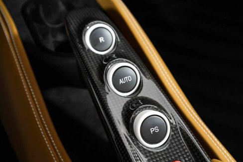 Used 2022 Ferrari F8 Tributo image 34