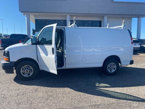 Used 2017 GMC Savana 2500 image 4