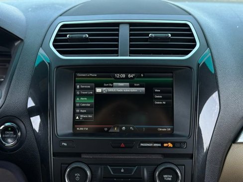 Used 2016 Ford Explorer XLT w/ Equipment Group 202A image 30