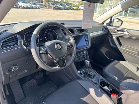 Certified 2021 Volkswagen Tiguan SE w/ Panoramic Sunroof Package image 27