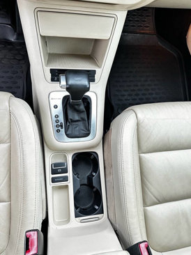 Used 2010 Volkswagen Tiguan SE image 25